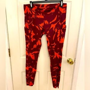 Lululemon Size 12 Capri Leggings Multicolor